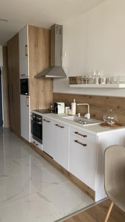 Lakeview Apartman Alsoors Bagian luar foto